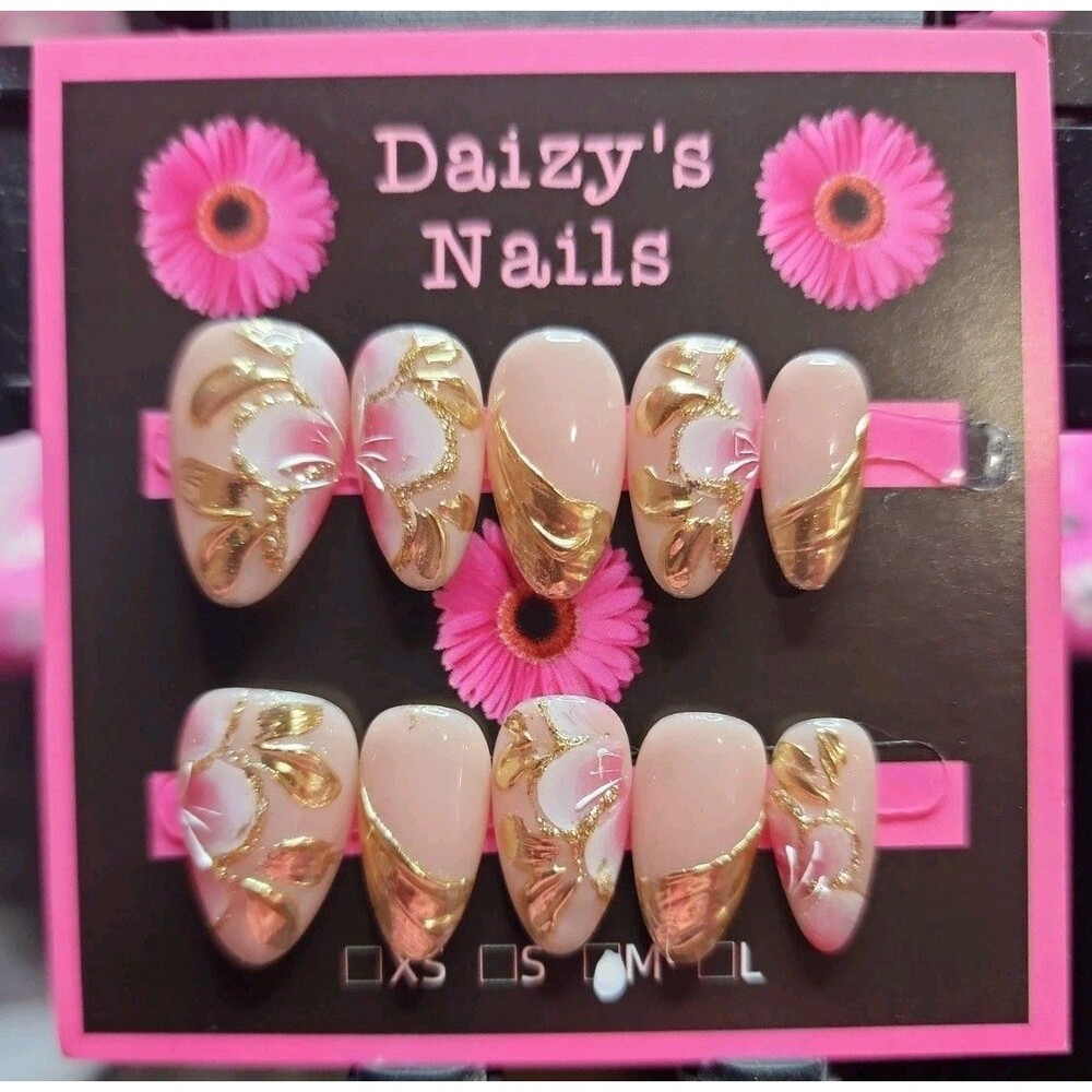 Medium Size Press-on Nail 10Pc Set Handmade Almond Gold Floral 2.0 Cm Length